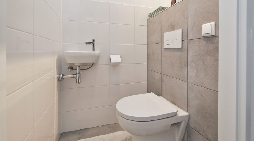 16a Dr Sabelstr 35 toilet 01a
