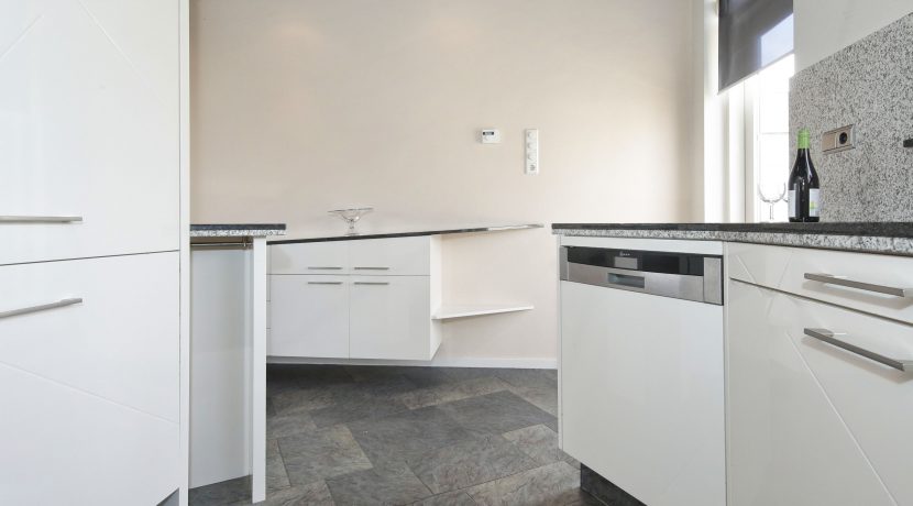 42 Nieuwemeerdijk 19 keuken 01d