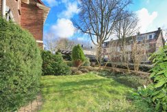 17 Sperwerstr 32 voortuin 01a