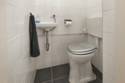 20 Marconistr 14 toilet 01a