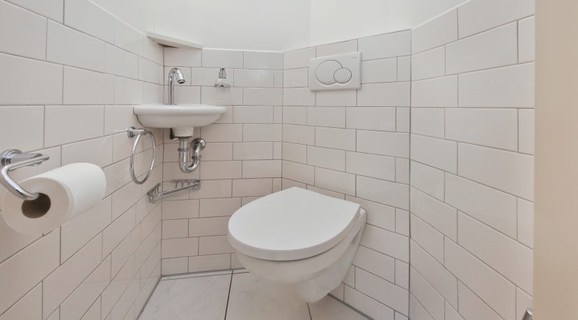 24 Keesomstr 17 toilet 01a