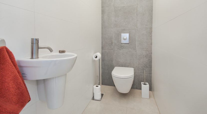 40 Monte Viso 19 Toilet 1a
