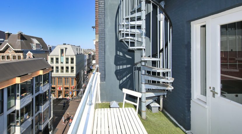10 Lange Leidse 9-d III 06 Balkon 01b