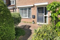 30 Rozenstraat 10 voortuin 01a