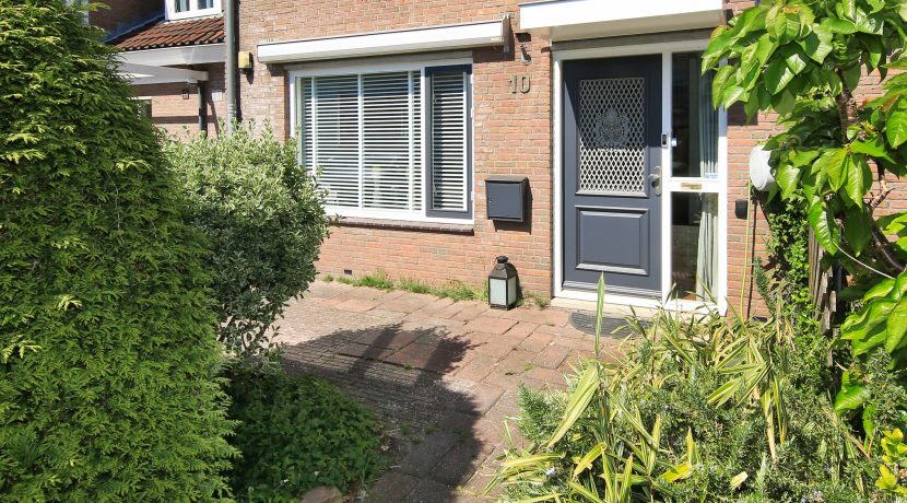 36 Rozenstraat 10 voortuin 01a