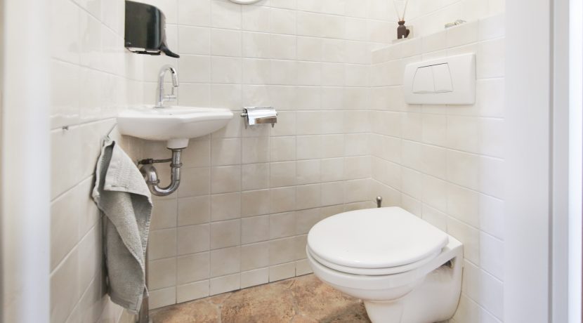 56 Rozenstraat 10 wc 01a