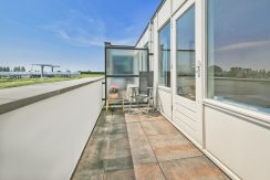 15 Pyreneeen 61 Balkon boven 01a