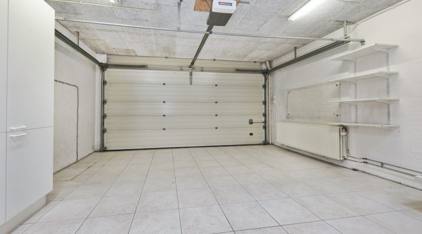 20 Robert Koch 6 Garage 01a