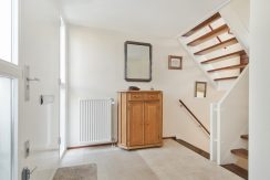 24 Pyreneeen 61 Entree hal 01a