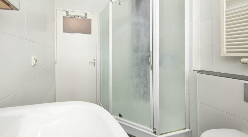 38 Vd Waalstr 21 badkmr 01c