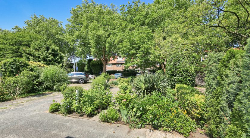 43 Sloterweg 196 Voortuin 1e