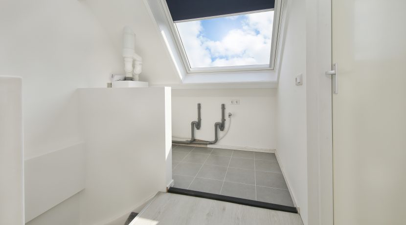 09 Thomsonstraat 81 overloop 02a