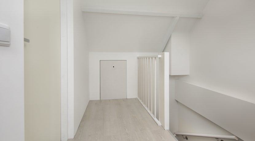 29 Thomsonstraat 81 Overloop 2b