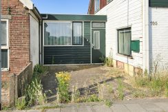 51 Akerdijk 105 voortuin 01b