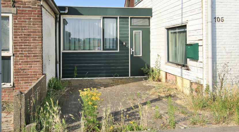 51 Akerdijk 105 voortuin 01b