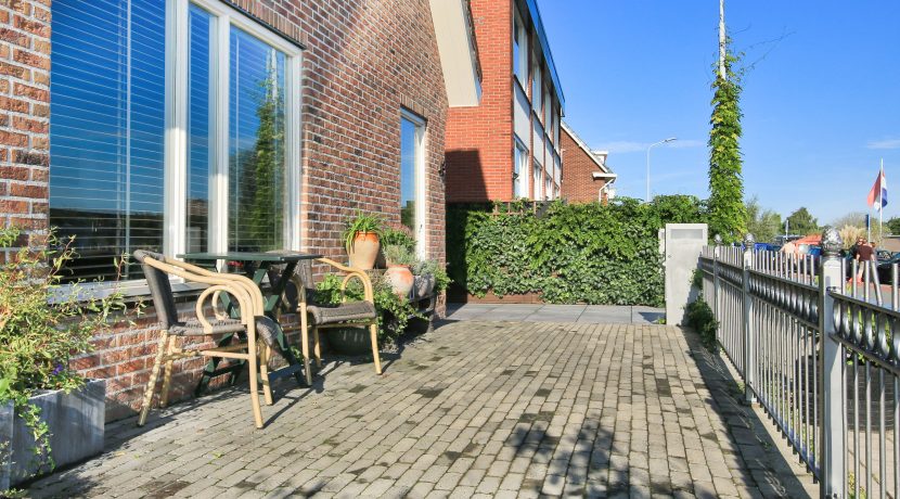 22 Nieuwemeerdijk 43 voortuin 01a