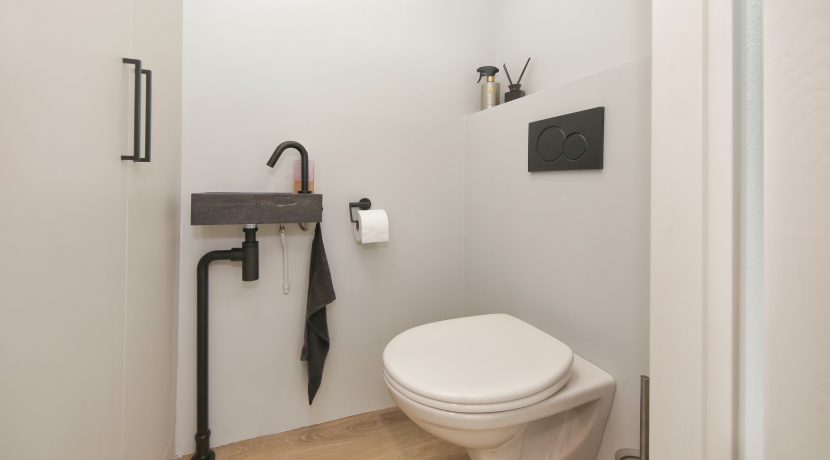 26 Anemoon 29 Toilet 01a