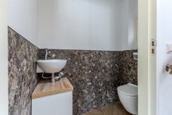 26 Nieuwemeerdijk 38, toilet 01a