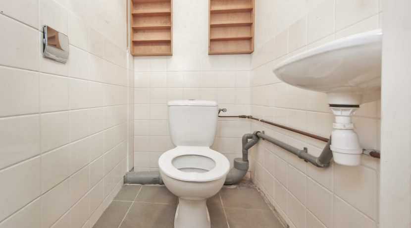 67 Zwanenburgerdijk 514 Loods Toilet 01a