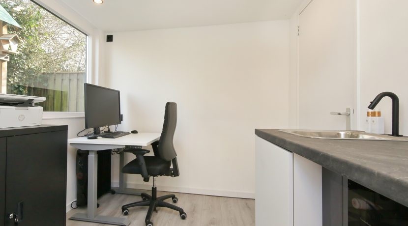 14 Uiverstraat 2 Kantoorschuur 01b