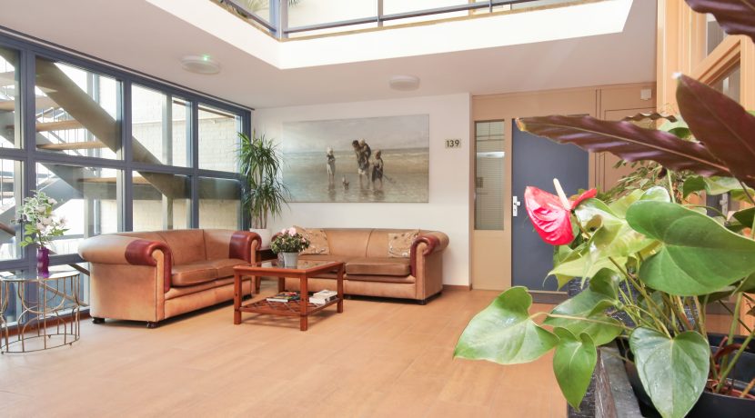 15 Kam Onnesln 141-a Entree BG 01a