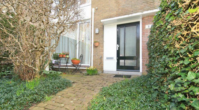 16 Toevlucht 8 Voortuin 01a