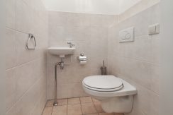 17 Kam Onnesln 141-a Toilet 01a