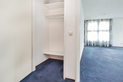 18 Kam Onnesln 141-a Garderobekast 01a