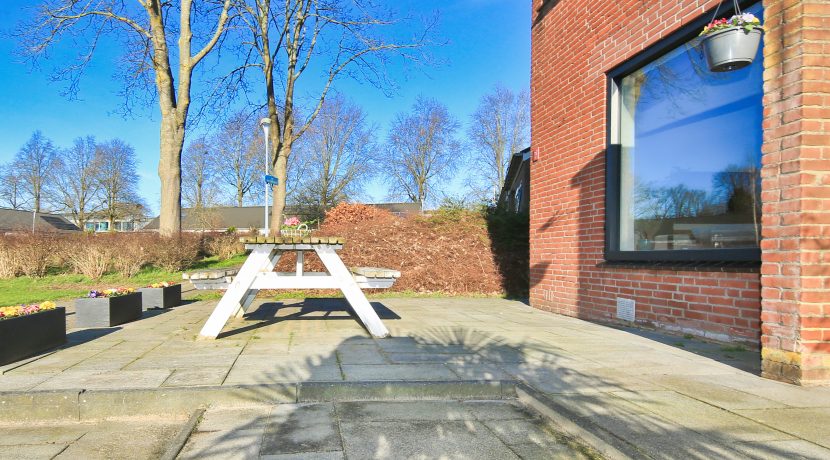 19 Uiverstr 2 Voortuin 01a