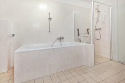 39 Kam Onnesln 141-a Badk 01d