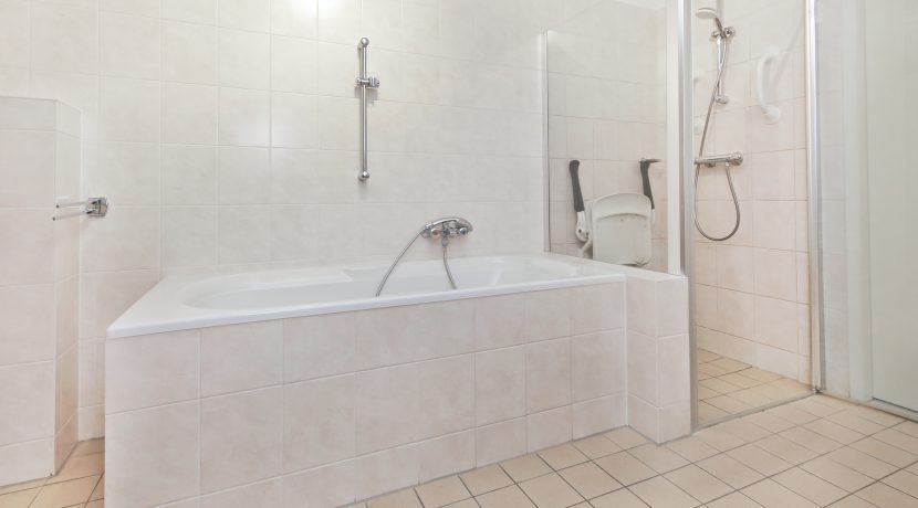 39 Kam Onnesln 141-a Badk 01d