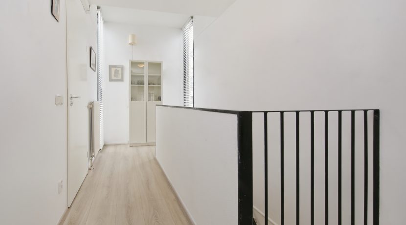 44 Count Basiestraat 22 Overloop 01a