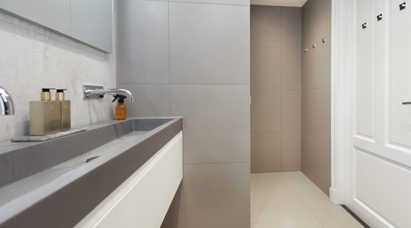 47 Uiverstraat 2 Badk 01b