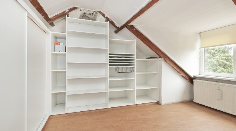 48 Toevlucht 8 Zolderkamer 04b