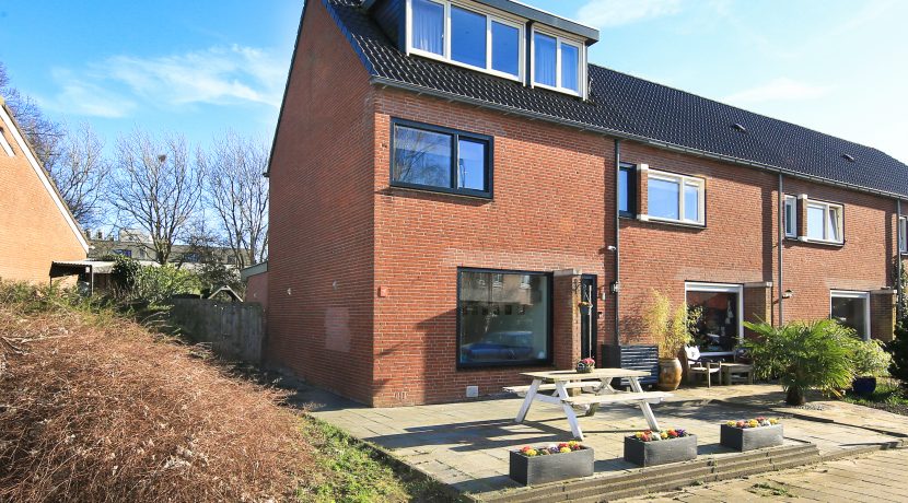 60 Uiverstr 2 Gevel 01f