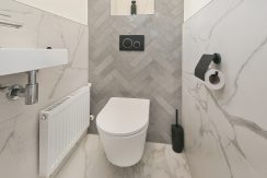 67 Nieuwemeerdijk 377 Toilet 01a