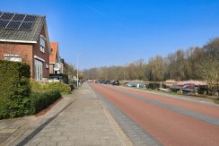 78 Nieuwemeerdijk 377 Straatbeeld 01d