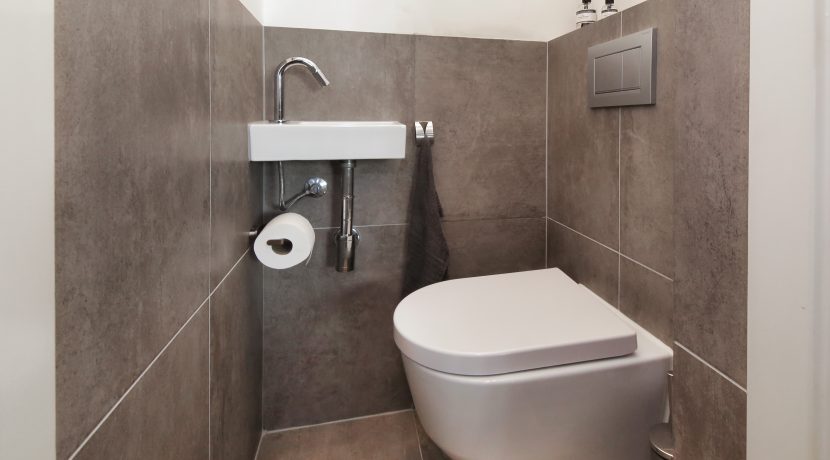 32 Marconistraat 32 Toilet 01a